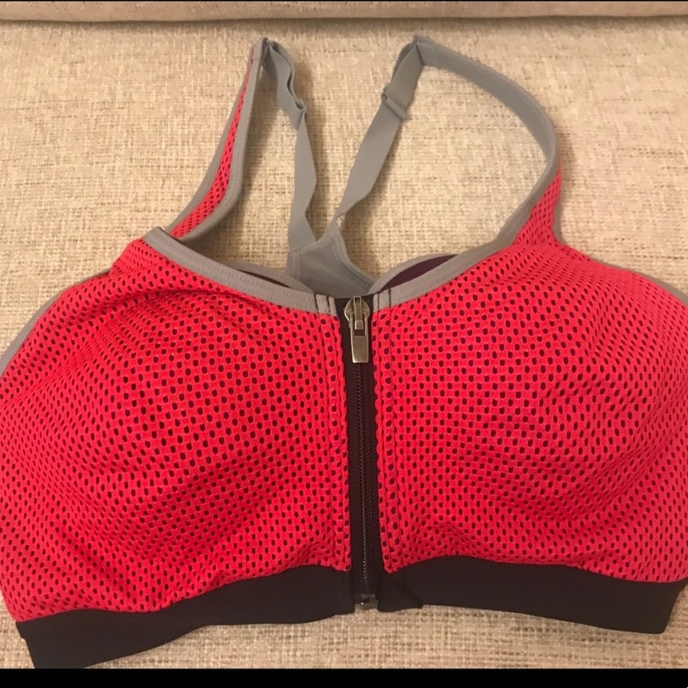 VS Sports bra